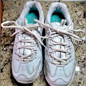 Skechers White Women's Sneakers Size 6.5 Wide Fit